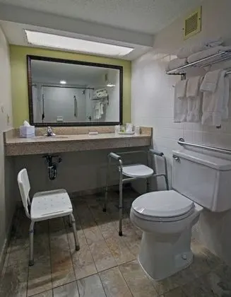 Standard Oda, 2 Büyük (Queen) Boy Yatak, Engellilere Uygun, Sigara İçilmez