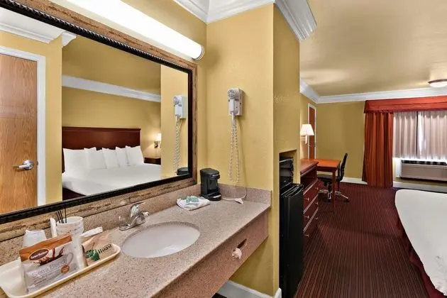 Standard Oda, 1 En Büyük (King) Boy Yatak, Sigara İçilmez, Buzdolabı ve Mikrodalga