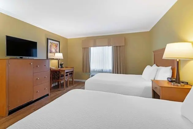 Standard Oda, 2 Çift Kişilik Yatak, Sigara İçilmez, Buzdolabı ve Mikrodalga (Pet Friendly)