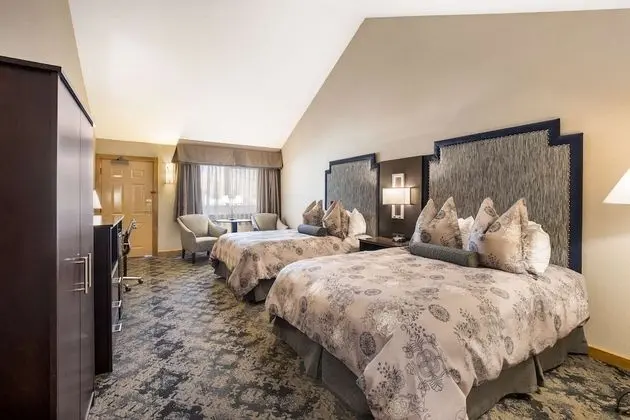 Standard Oda, 2 Büyük (Queen) Boy Yatak, Sigara İçilmez, Buzdolabı