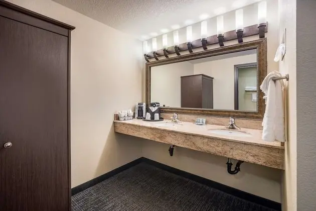 Standard Oda, 2 Büyük (Queen) Boy Yatak, Sigara İçilmez, Buzdolabı