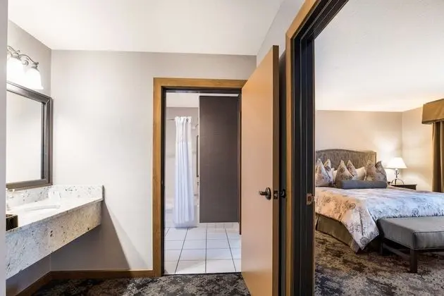 Süit, 1 En Büyük (King) Boy Yatak, Sigara İçilmez, Mutfak