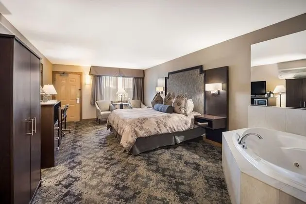 Süit, 1 En Büyük (King) Boy Yatak, Sigara İçilmez, Sıcak Su Küveti