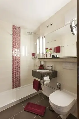 Business Tek Büyük Yataklı Oda