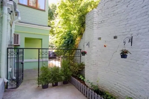 Design Stüdyo (Design Studio on Mikhailovskaya, 24V)