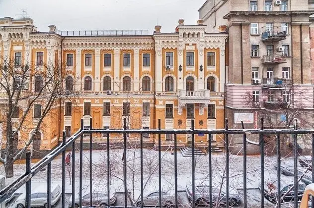 Luxury Stüdyo, Sigara İçilmez (Studio with Spa on Lisenko Street 3)
