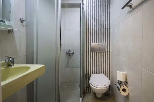 Standard Tek Büyük veya İki Ayrı Yataklı Oda