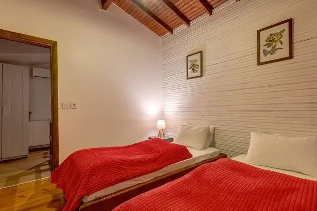 Villa - 3 Yatak Odalı, Bahçe Manzaralı, Şömineli