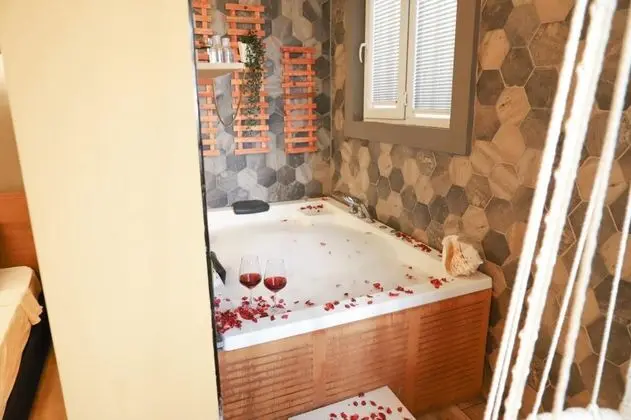 Jakuzili Standart Oda, Bahçe Manzaralı, Jakuzili