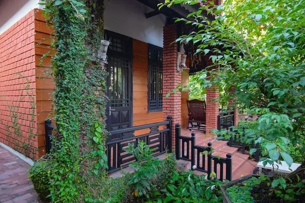 Bungalow with Garden View