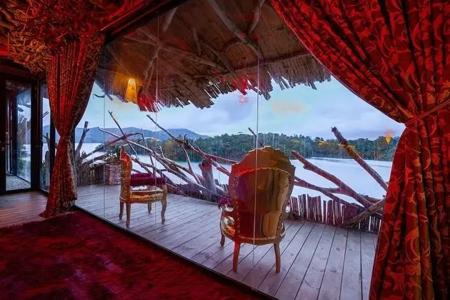 Deluxe Dört Kişilik Oda