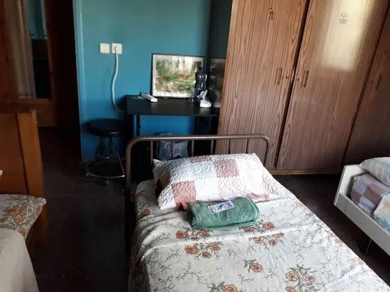 Economy Üç Kişilik Oda, Ortak Banyo