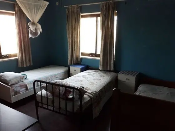 Economy Üç Kişilik Oda, Ortak Banyo