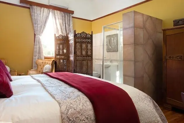 Luxury Tek Büyük Yataklı Oda