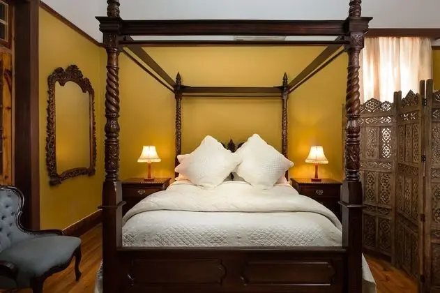 Luxury Tek Büyük Yataklı Oda