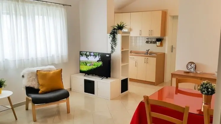 Apart Daire (Beti - 70 m from sea - A3(2+2))