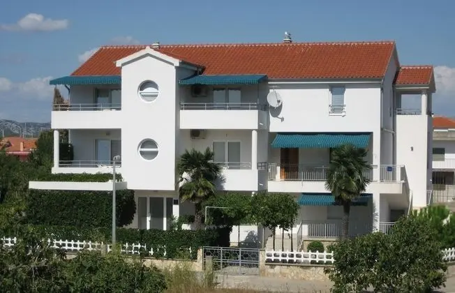 Apart Daire (Beti - 70 m from sea - A3(2+2))