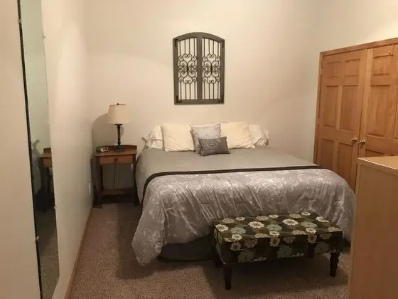 Daire, Birden Çok Yatak (Downtown Condo with LAKE & BAY VIEW)
