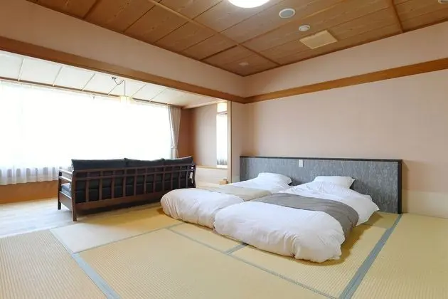 Basic Dört Kişilik Oda (Japanese Style, Separate Sitting Area)