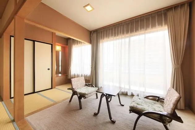 Basic Dört Kişilik Oda (Japanese Style, Separate Sitting Area)