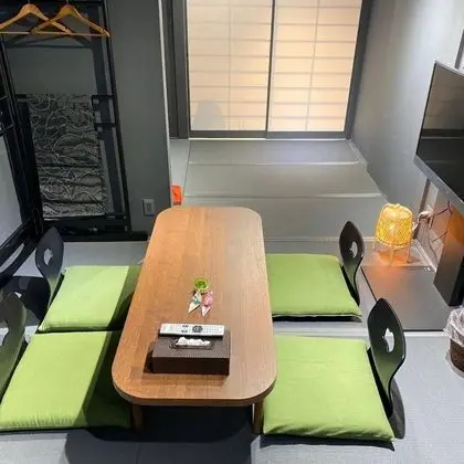 Ev (Private Vacation)