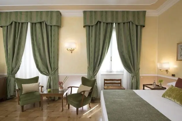 Classic Tek Büyük Yataklı Oda