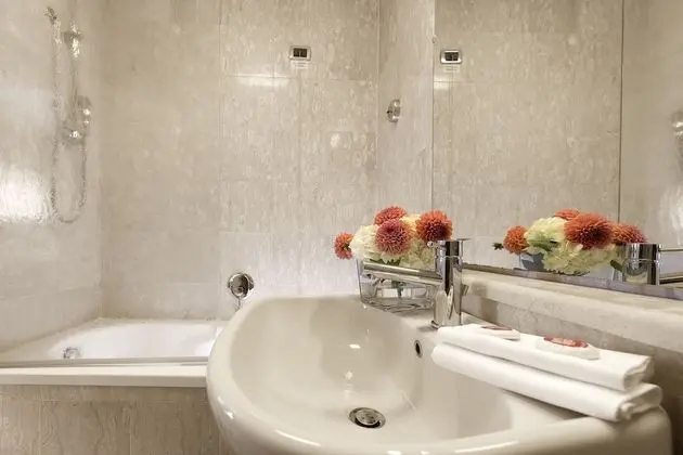 Classic Tek Büyük Yataklı Oda