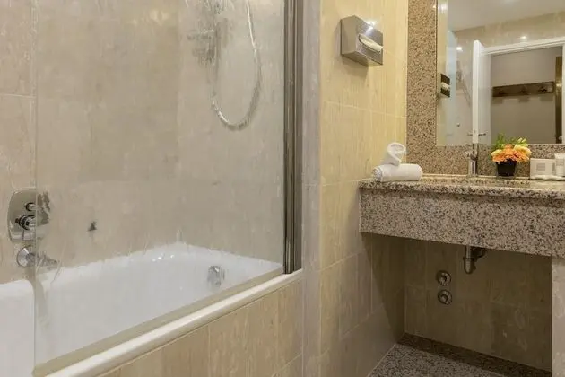 Classic Tek Büyük Yataklı Oda