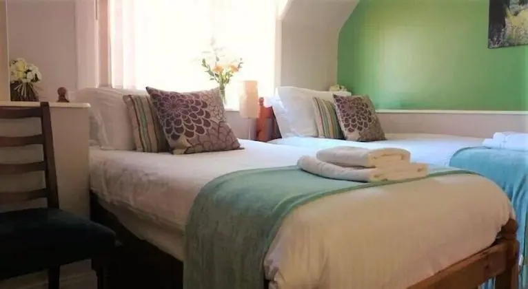 İki Ayrı Yataklı Oda, Banyolu/Duşlu