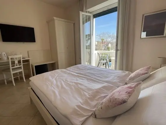 Tek Büyük Yataklı Oda, Bahçe Manzaralı