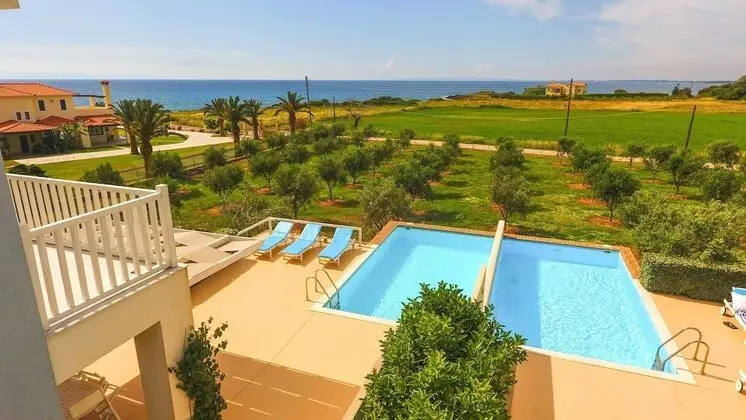 Family Villa, 4 Yatak Odası, Kişiye Özel Havuzlu
