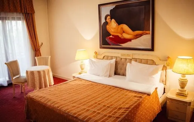 Comfort Tek Büyük veya İki Ayrı Yataklı Oda