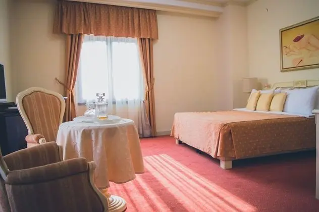 Comfort Tek Büyük veya İki Ayrı Yataklı Oda