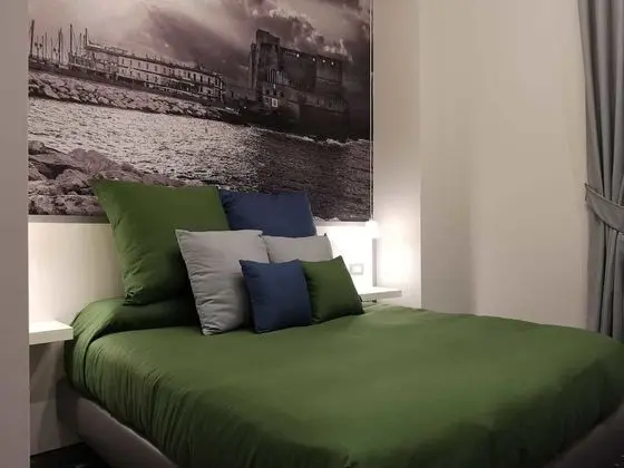 Tek Büyük Yataklı Oda (Castel dell'Ovo)