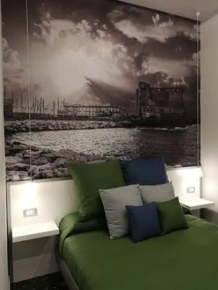 Tek Büyük Yataklı Oda (Castel dell'Ovo)