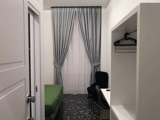 Tek Büyük Yataklı Oda (Castel dell'Ovo)