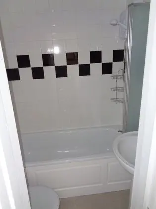 Tek Büyük Yataklı Oda (En-suite)