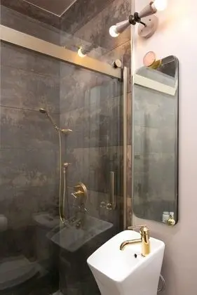Basic Tek Büyük Yataklı Oda