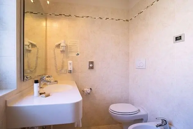 Comfort Tek Büyük veya İki Ayrı Yataklı Oda