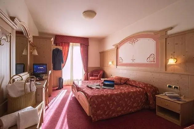 Superior Tek Büyük veya İki Ayrı Yataklı Oda