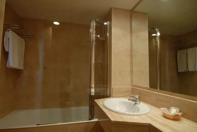 Üç Kişilik Oda (2 adults + 1 child)