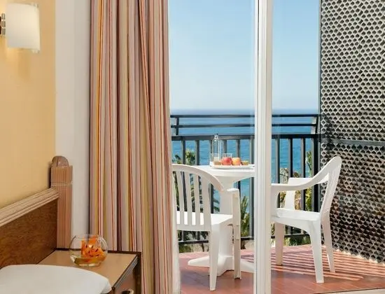 Tek Büyük Yataklı Oda, Deniz Manzaralı (1 Adult)