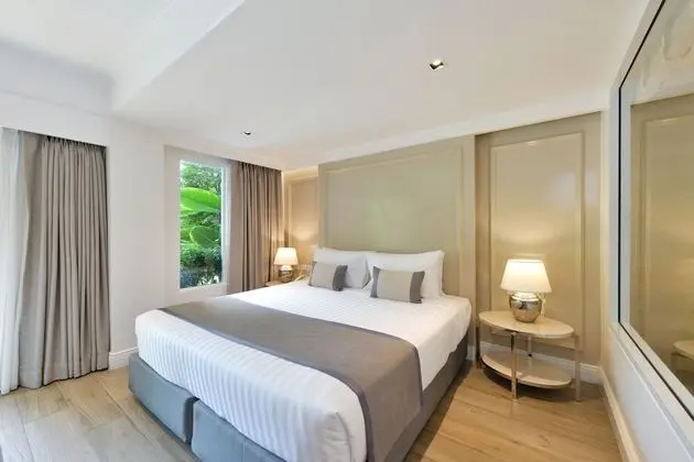 Honeymoon Pool Access Suite Room with Living area and Balcony