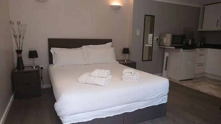 Basic Stüdyo, Banyolu/Duşlu