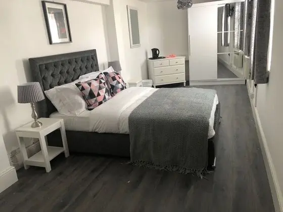 Deluxe Tek Büyük Yataklı Oda