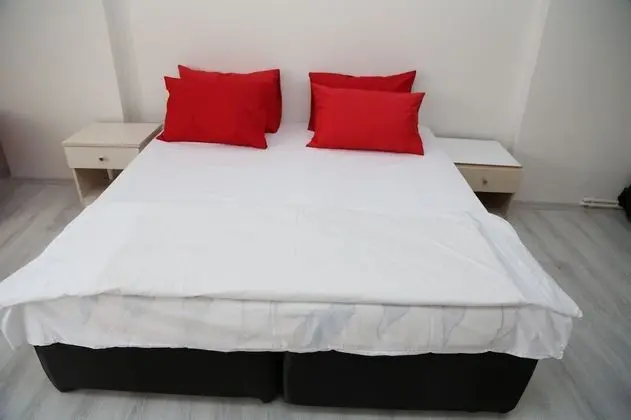 Tek Büyük veya İki Ayrı Yataklı Oda