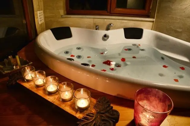 Deluxe Jakuzili Suite, Nehir Manzaralı