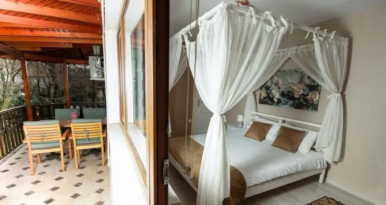 Standart Oda, Bahçe Manzaralı, Balkonlu
