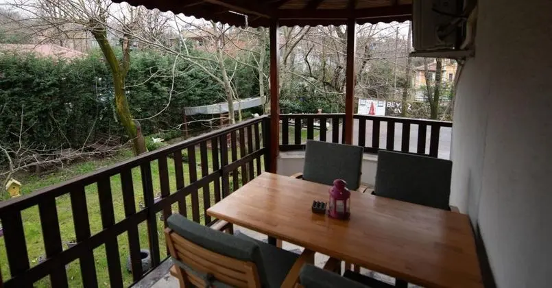 Standart Oda, Bahçe Manzaralı, Balkonlu
