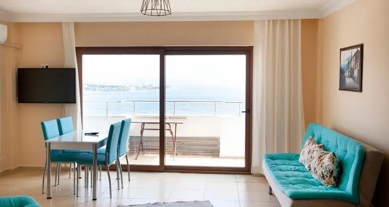 2/4 Kisilik 1+1 Deniz Manzaralı Apart Oda